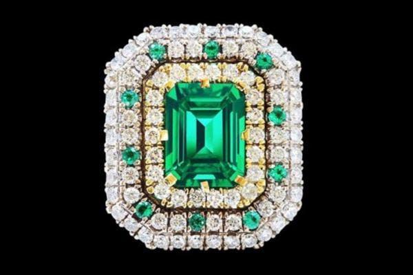 10.7ct Colombian emerald